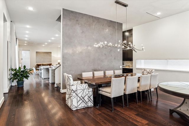 2211 Avalon Place, Houston, TX 77019