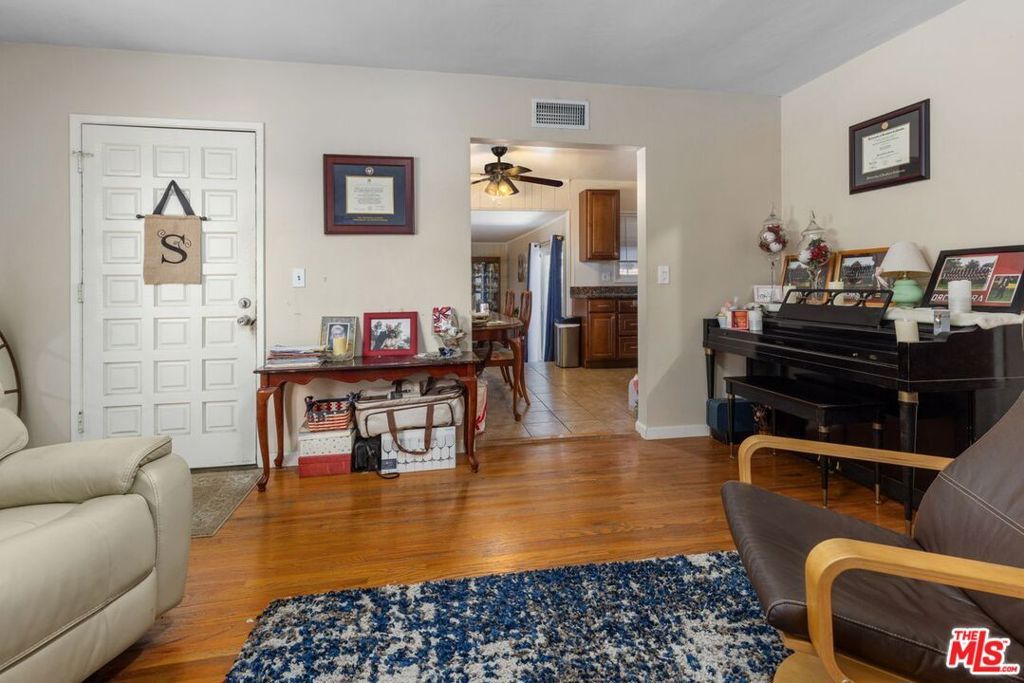 Image 14 of property listing at 1049 Newhill Street, Glendora, CA 91741