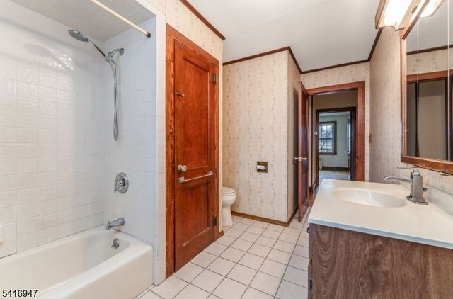 27 Union Rd, Clinton Town, NJ 08809