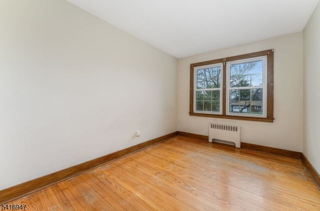 27 Union Rd, Clinton Town, NJ 08809