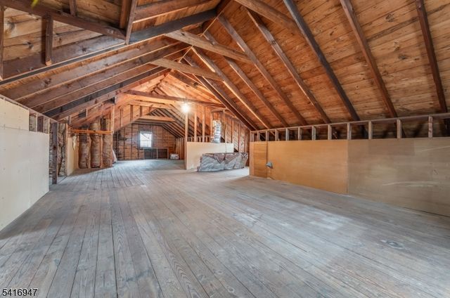 27 Union Rd, Clinton Town, NJ 08809