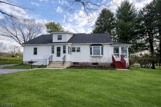 27 Union Rd, Clinton Town, NJ 08809