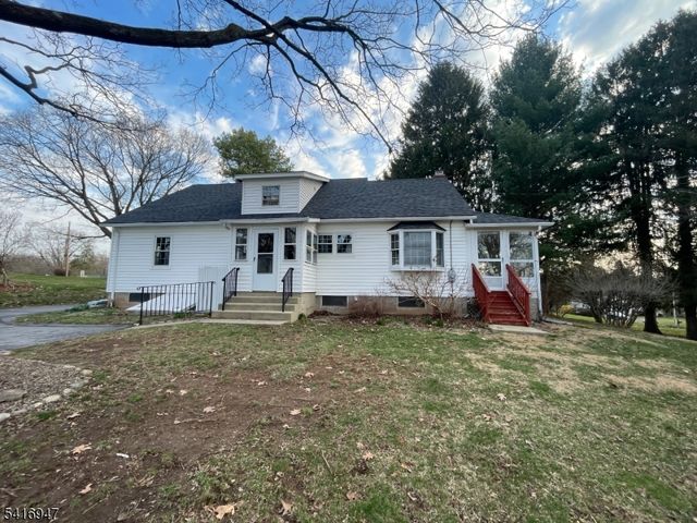 27 Union Rd, Clinton Town, NJ 08809