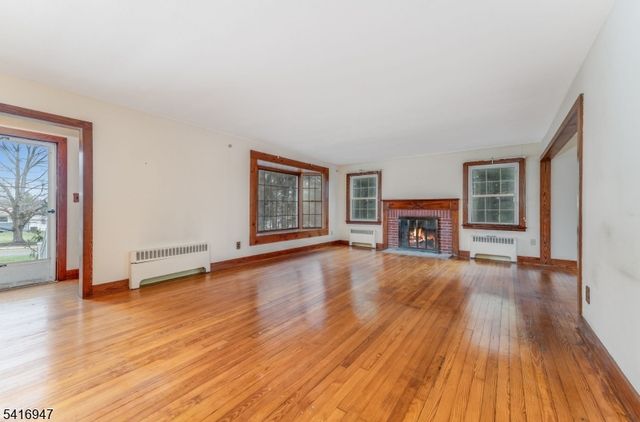 27 Union Rd, Clinton Town, NJ 08809