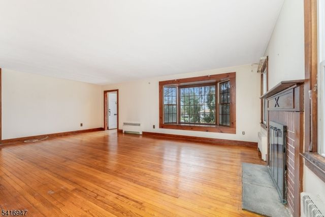 27 Union Rd, Clinton Town, NJ 08809