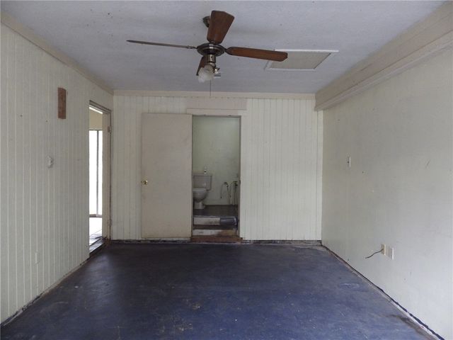 203 North Forest Drive, Willis, TX 77378