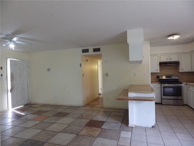 203 North Forest Drive, Willis, TX 77378