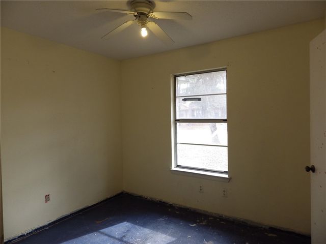 203 North Forest Drive, Willis, TX 77378