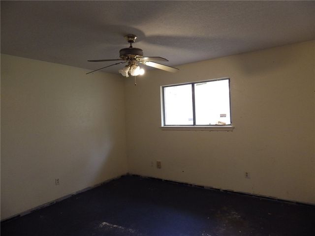 203 North Forest Drive, Willis, TX 77378