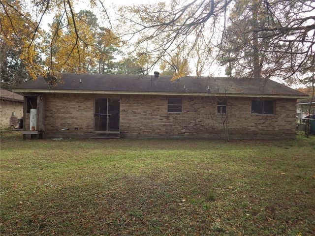 203 North Forest Drive, Willis, TX 77378