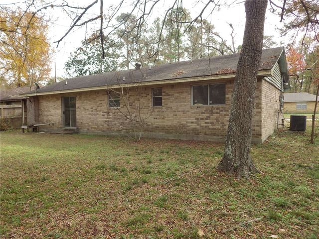 203 North Forest Drive, Willis, TX 77378