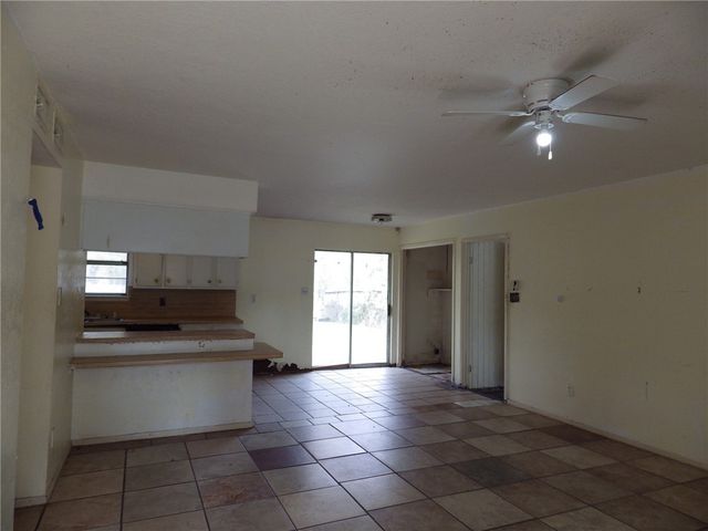 203 North Forest Drive, Willis, TX 77378