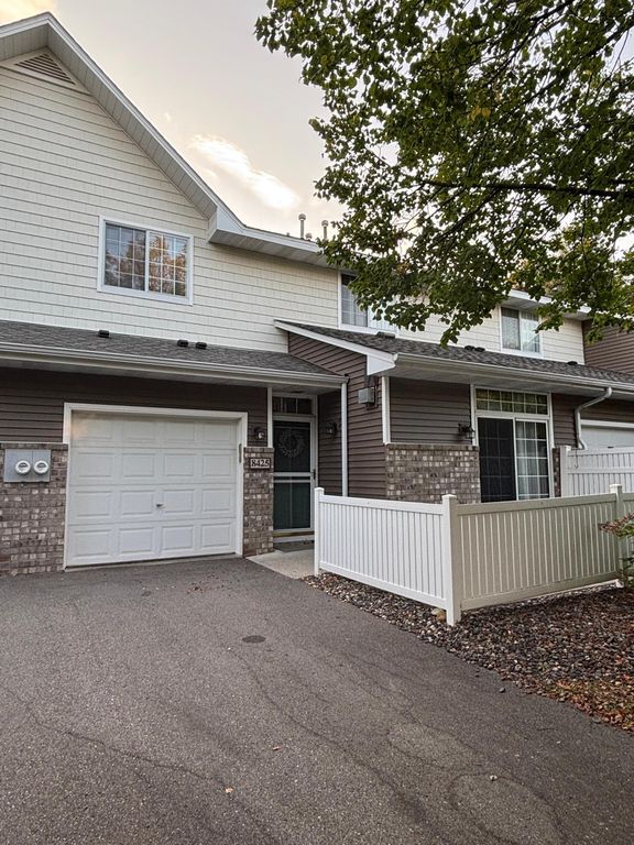 8425 Kimball Drive, Eden Prairie, MN 55347