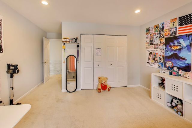 654 Picardy Circle, Northbrook, IL 60062