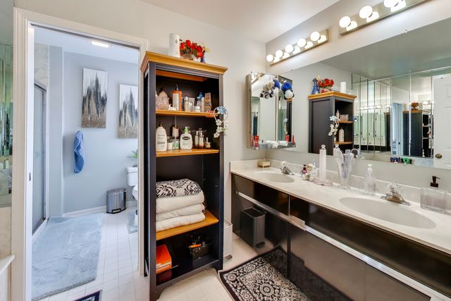 654 Picardy Circle, Northbrook, IL 60062