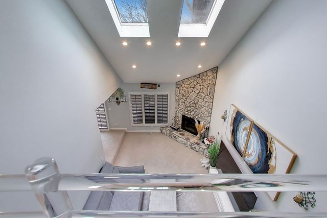 654 Picardy Circle, Northbrook, IL 60062