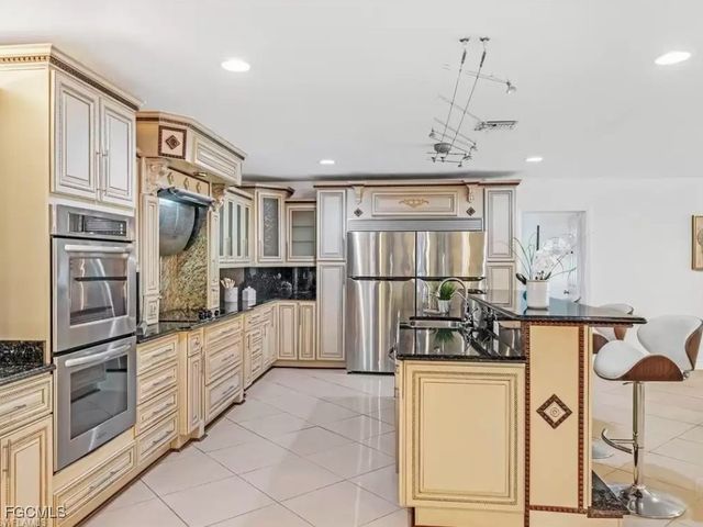 6343 Mark LN, Fort Myers, FL 33966