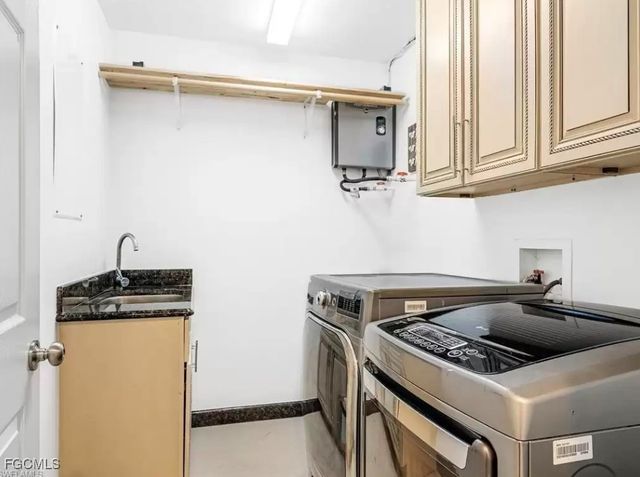 6343 Mark LN, Fort Myers, FL 33966