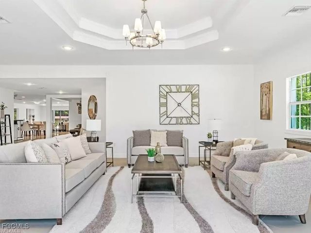 6343 Mark LN, Fort Myers, FL 33966