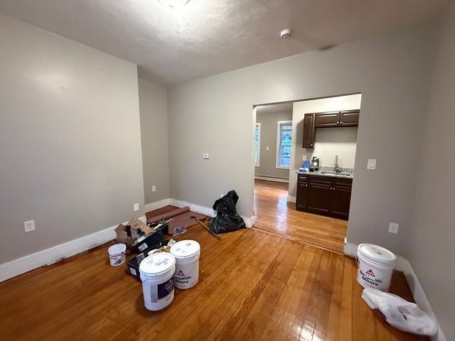 413 Boston St 2L, Lynn, MA 01905