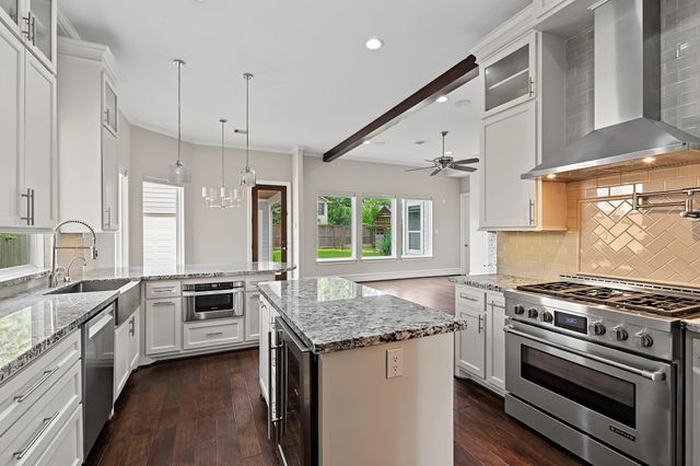 818 W 43rd Street, Houston, TX 77018