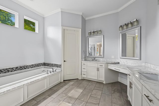 818 W 43rd Street, Houston, TX 77018