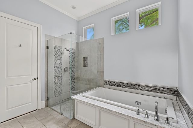 818 W 43rd Street, Houston, TX 77018