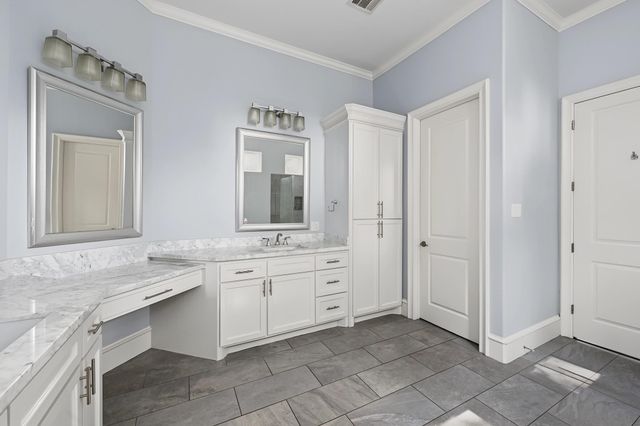 818 W 43rd Street, Houston, TX 77018