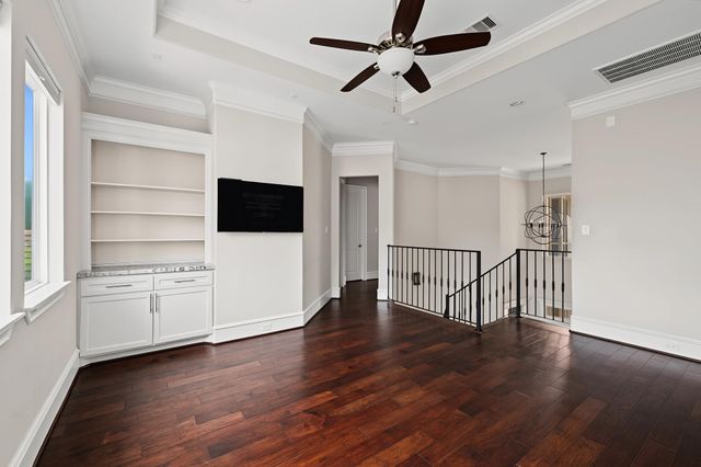 818 W 43rd Street, Houston, TX 77018
