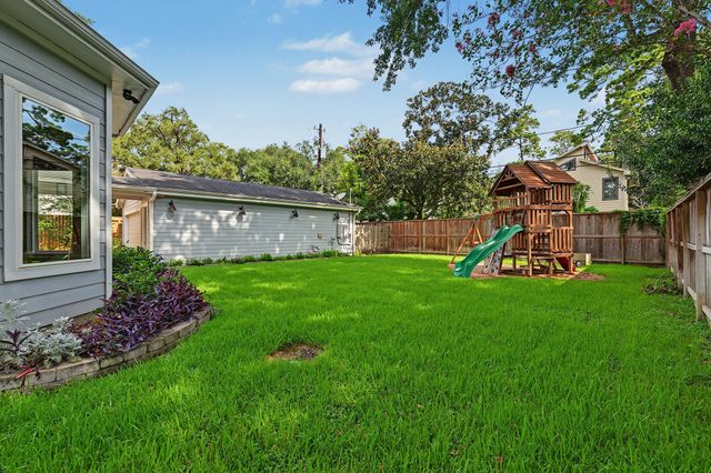 818 W 43rd Street, Houston, TX 77018