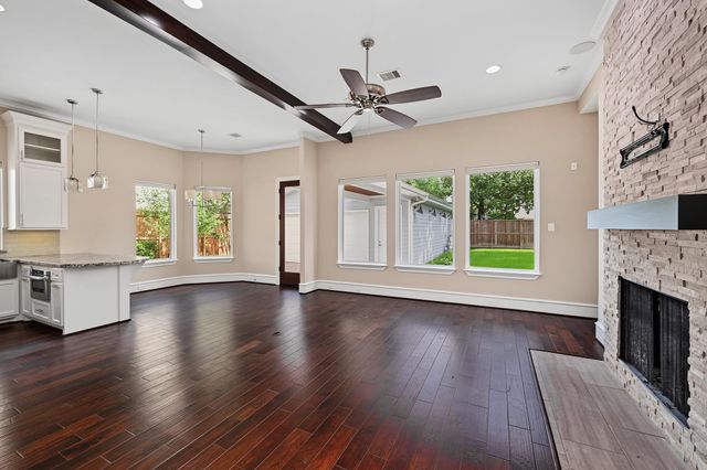 818 W 43rd Street, Houston, TX 77018