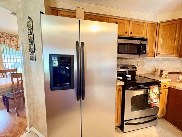 3163 Indian Village LN, North Fort Myers, FL 33917