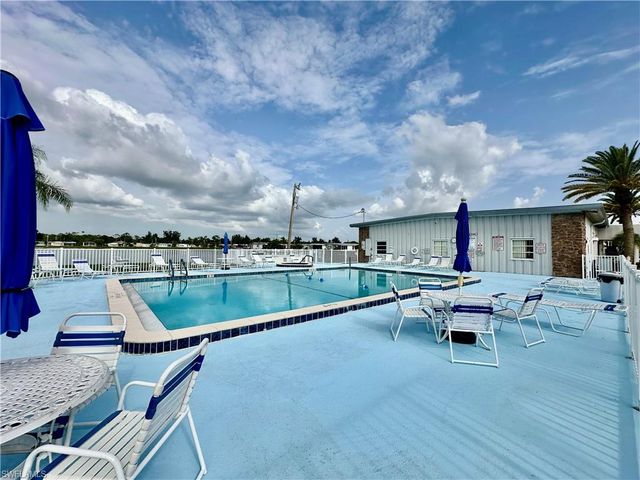 3163 Indian Village LN, North Fort Myers, FL 33917