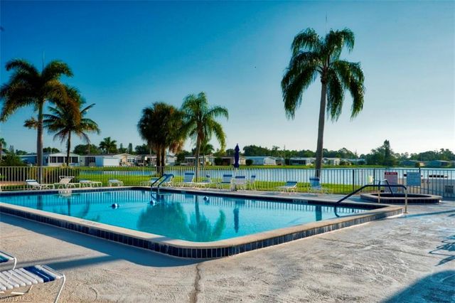 3163 Indian Village LN, North Fort Myers, FL 33917