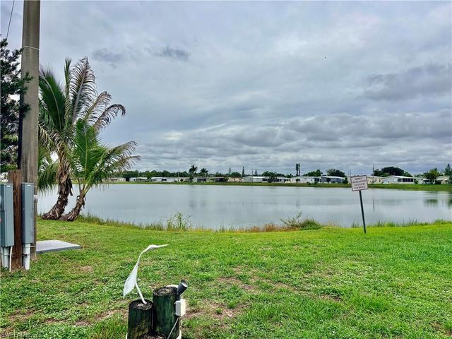 3163 Indian Village LN, North Fort Myers, FL 33917