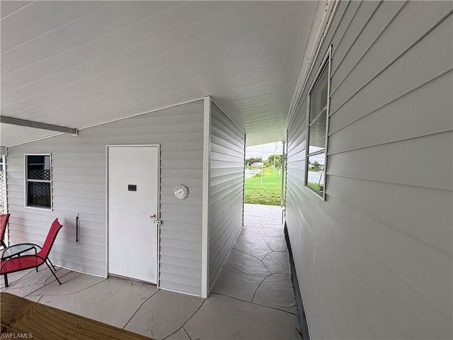 3163 Indian Village LN, North Fort Myers, FL 33917