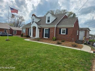 17 N Spring St, Sparta, TN 38583