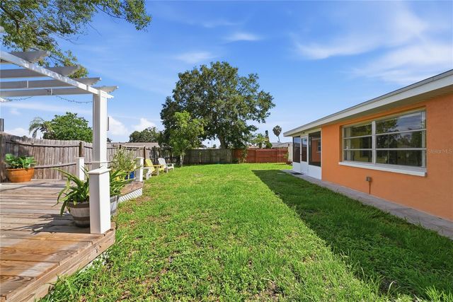 2704 LAWN PLACE, Holiday, FL 34691