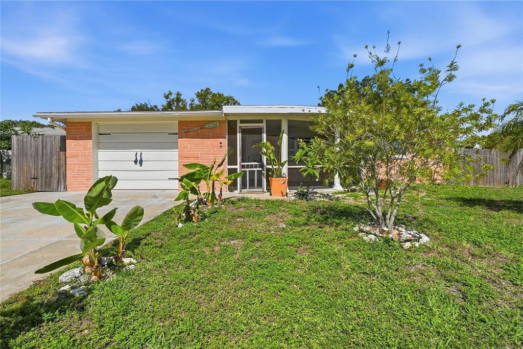 2704 LAWN PLACE, Holiday, FL 34691