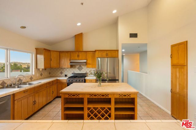 2447 Norwalk Avenue, Los Angeles, CA 90041