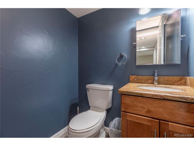 8594 W Fairview Dr, Littleton, CO 80128