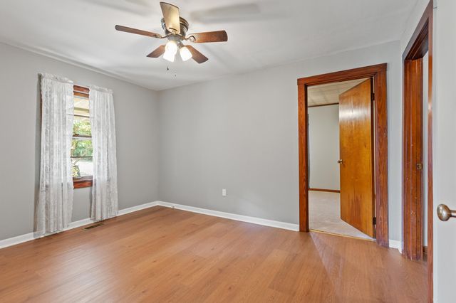 1996 White Conkwright, Winchester, KY 40391