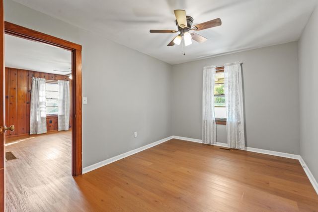 1996 White Conkwright, Winchester, KY 40391