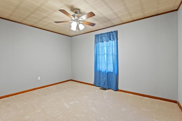 1996 White Conkwright, Winchester, KY 40391