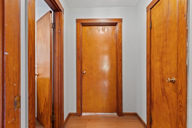 1996 White Conkwright, Winchester, KY 40391