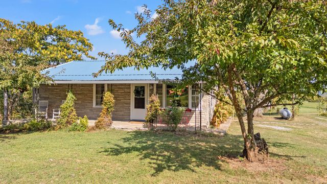 1996 White Conkwright, Winchester, KY 40391