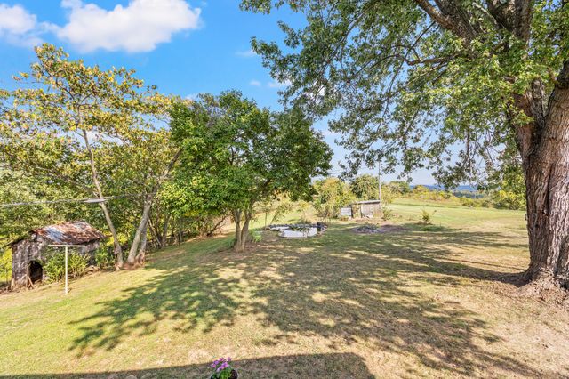 1996 White Conkwright, Winchester, KY 40391