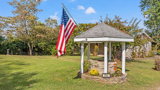 1996 White Conkwright, Winchester, KY 40391