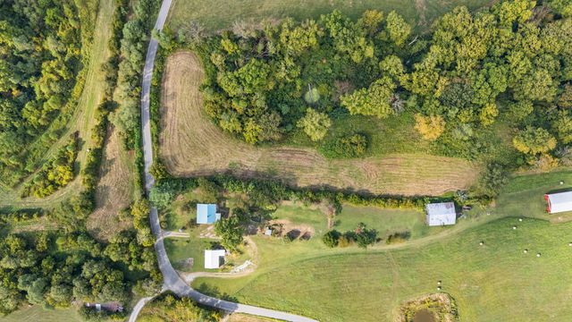 1996 White Conkwright, Winchester, KY 40391