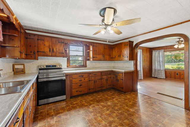 1996 White Conkwright, Winchester, KY 40391